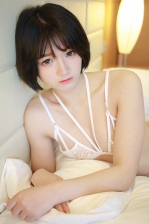 欧美明星花羽绒服街拍_高清影视在线观看
