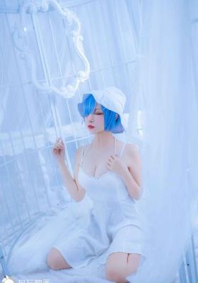 欧美服装公司取名_英文版字幕